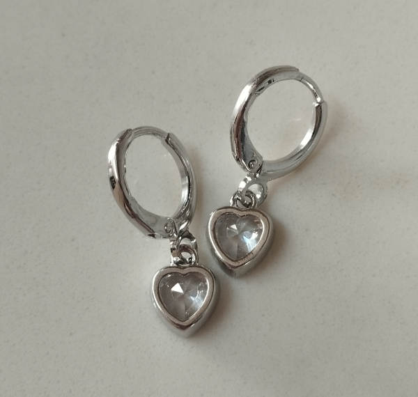 Heart-shaped Dangling Earrings (Sparkle)